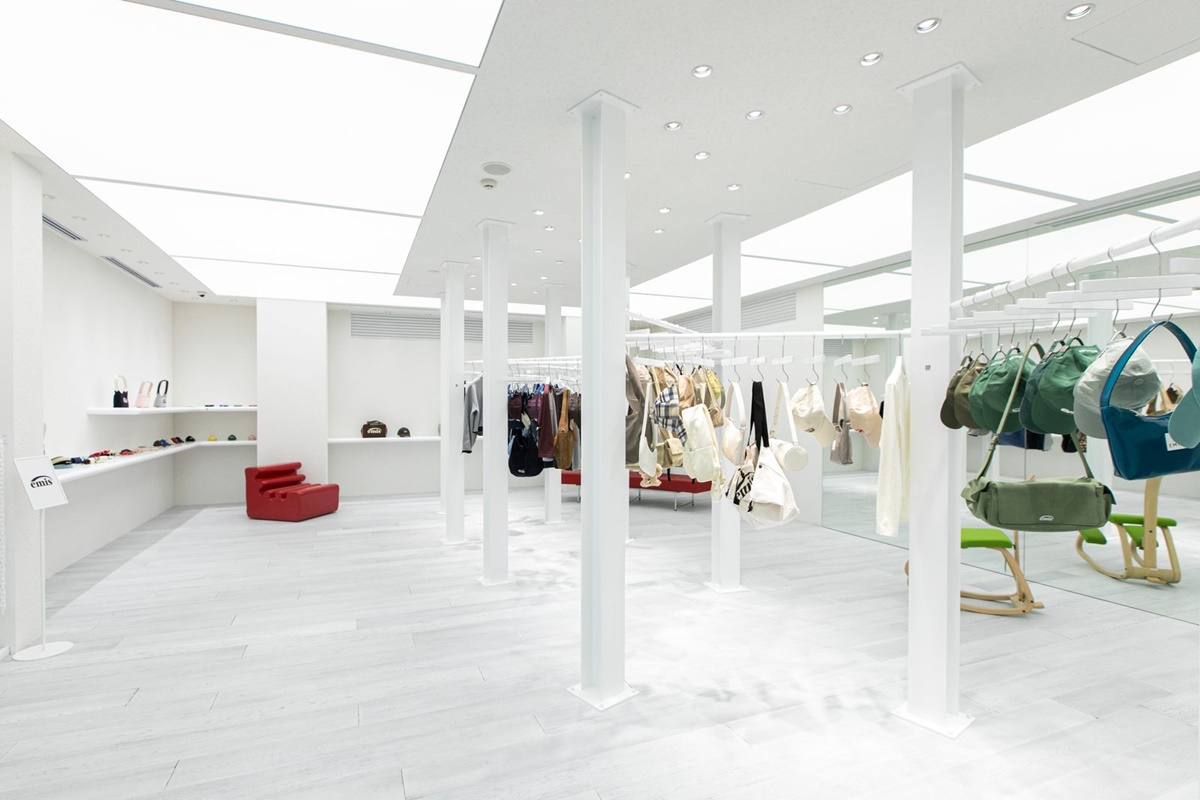 이미스(EMIS), 일본 시부야에 첫 플래그십 오픈 849-Image